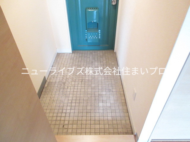 岡林ビルの玄関写真