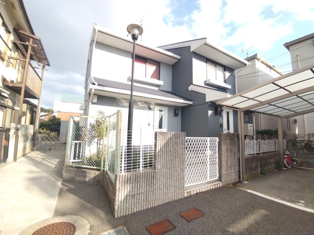 建物外観　テラスハウスの戸建て
