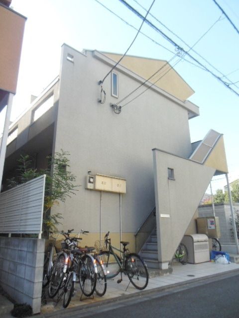 建物外観　★駅から徒歩８分！★