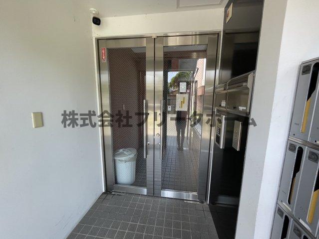 ＪＲ中央線 三鷹駅 徒歩3分 9階建 築30年の外観写真