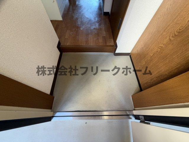 ＪＲ中央線 三鷹駅 徒歩3分 9階建 築30年の玄関写真