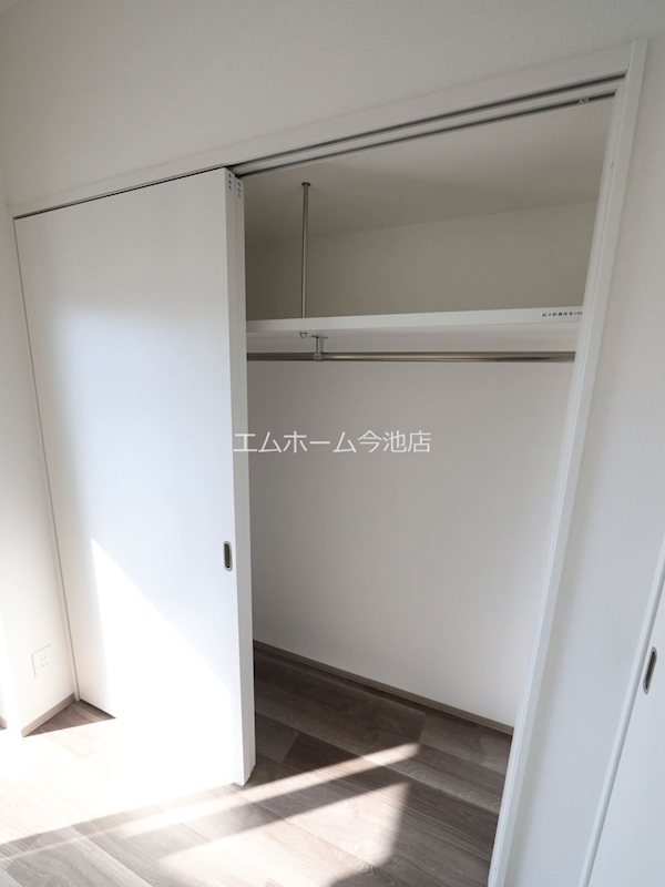 収納　クローゼット（収納スペース充実しています）