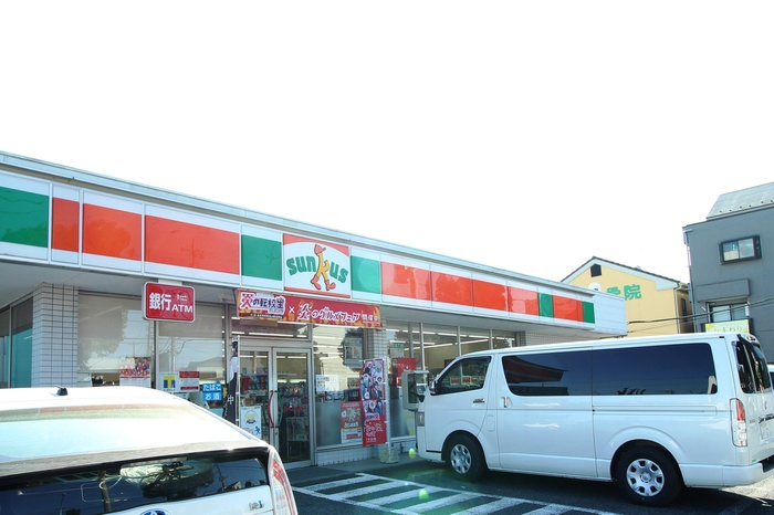 コンビニ　サンクス（コンビニ）まで105m