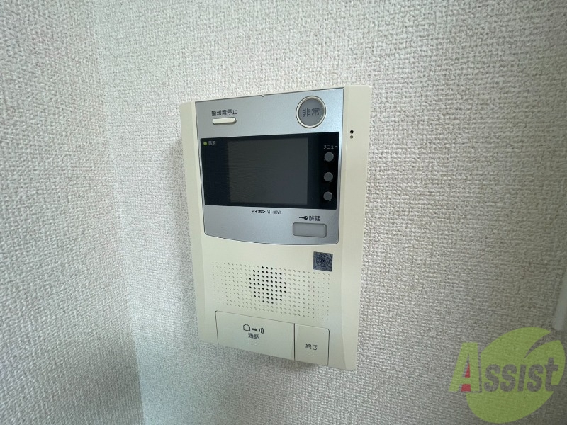 セキュリティ　ＴＶモニター付インターホンです。来客者の顔が見えるので安心！