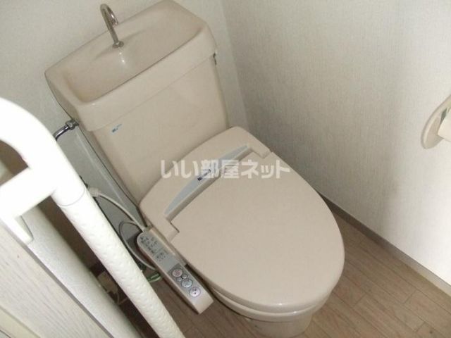 ひまわり B棟のトイレ写真