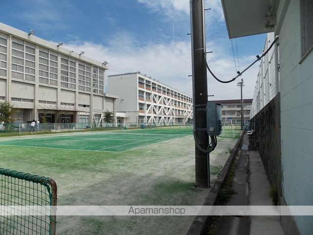 中学校　川島中学校（中学校）まで330m