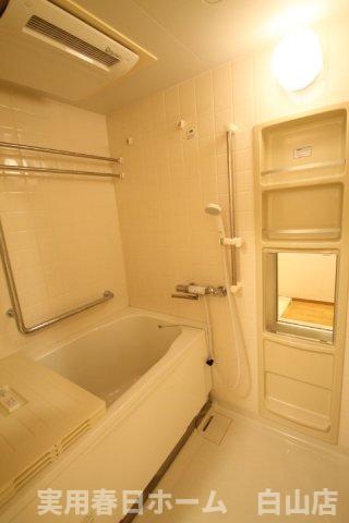 バス・シャワールーム　※同間取り別部屋参考写真となります
