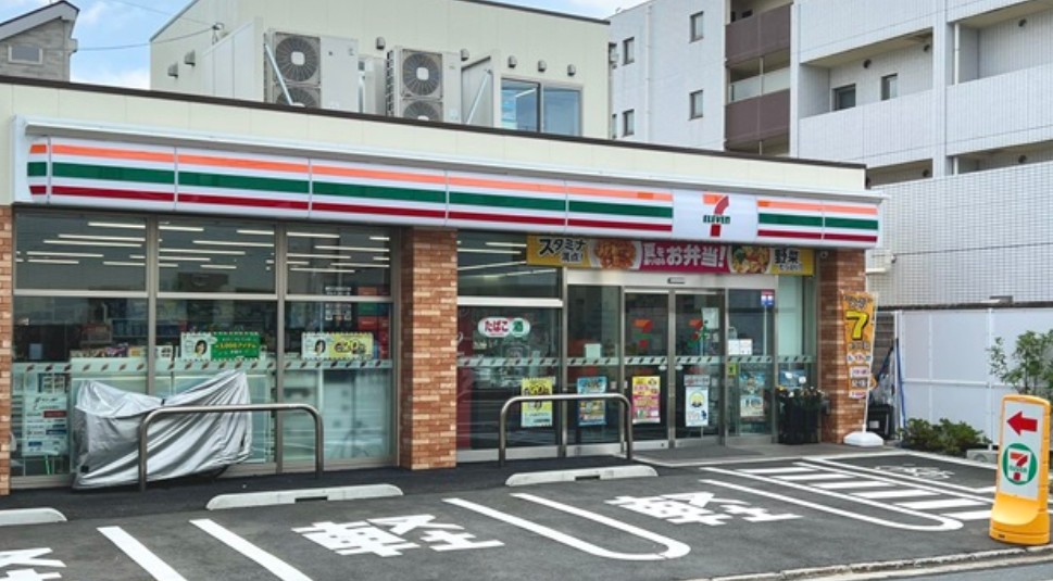 コンビニ　セブンイレブン目黒本町6丁目店（コンビニ）まで365m