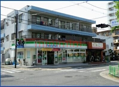 コンビニ　ファミリーマート茨木天王店（コンビニ）まで217m