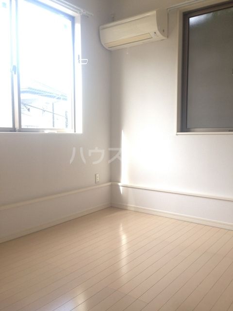 グランエッグス赤羽の居間写真