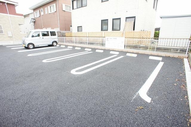 駐車場　車をお持ちの方に嬉しい駐車場付きの物件です