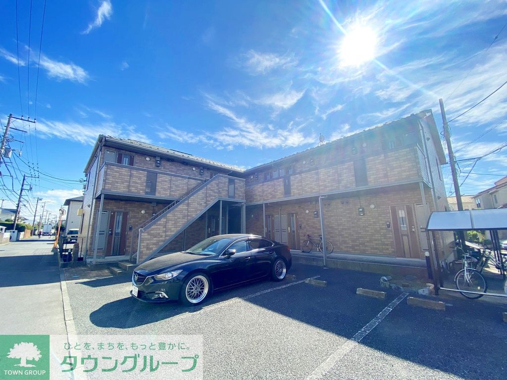 建物外観　駐車場