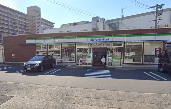 コンビニ　ファミリーマート 名古屋木場町店（コンビニ）まで896m