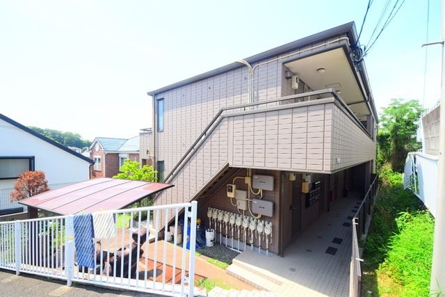 建物外観　★日当りの良い立地に建っております★