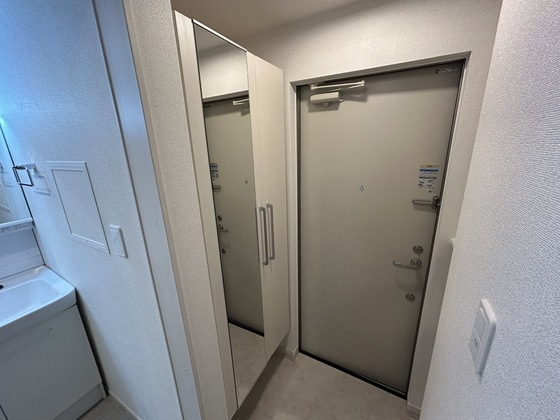 玄関　※別部屋の写真です