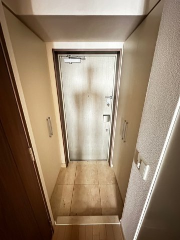 クリスタルグランツ北堀江の玄関写真
