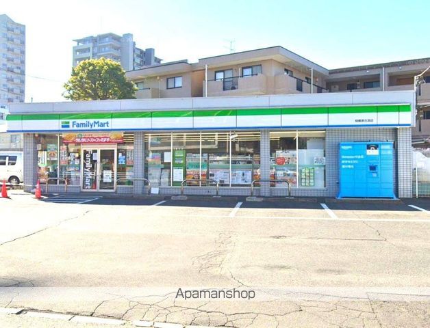 コンビニ　ファミリーマート（コンビニ）まで403m