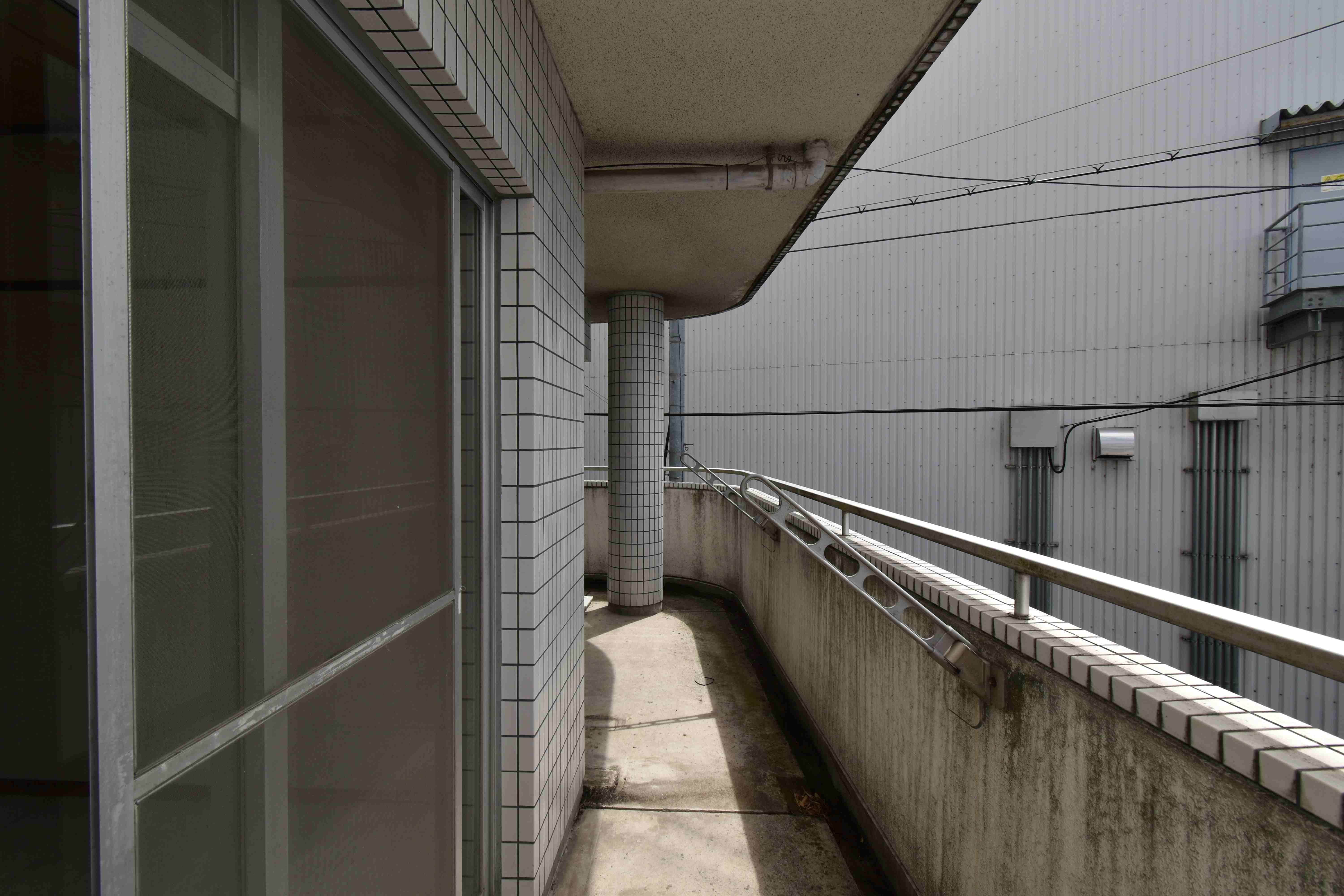 バルコニー　※同建物の別のお部屋の写真です。