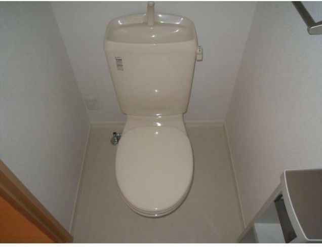 トイレ　ゆったりとした空間のトイレです　※参考写真です