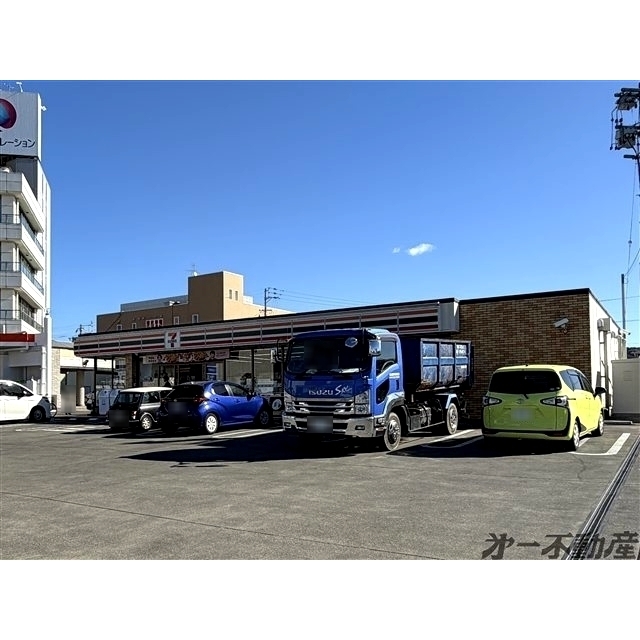 コンビニ　セブンイレブン静岡草薙ＳＳ店（コンビニ）まで400m