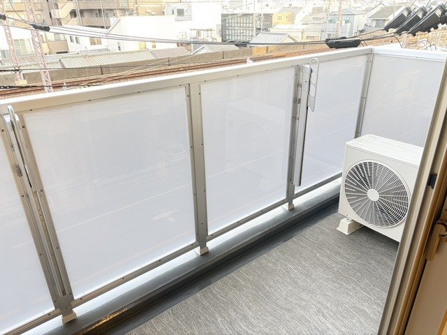 バルコニー　外からの目が気にならないバルコニーで洗濯物が干せます