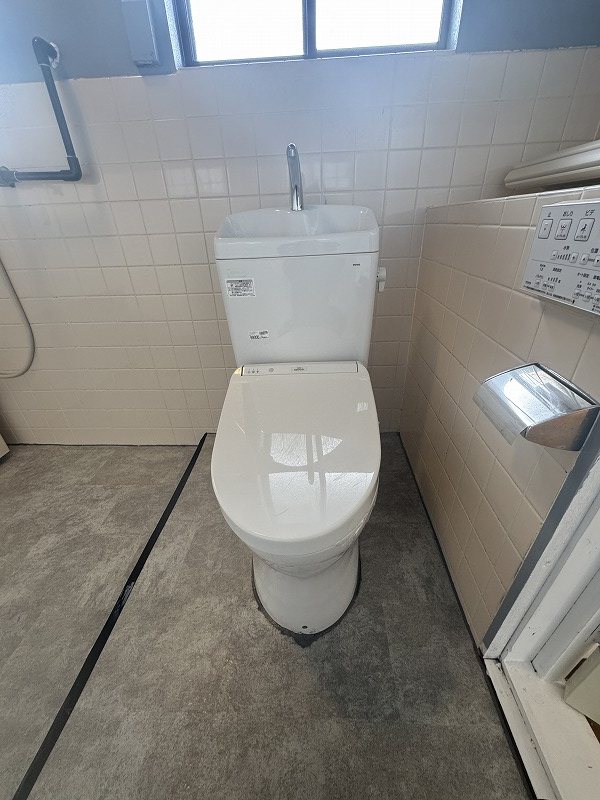 トイレ　別部屋の写真使用