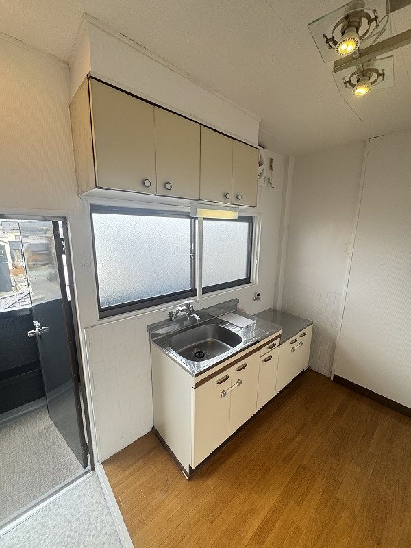 キッチン　別部屋の写真使用