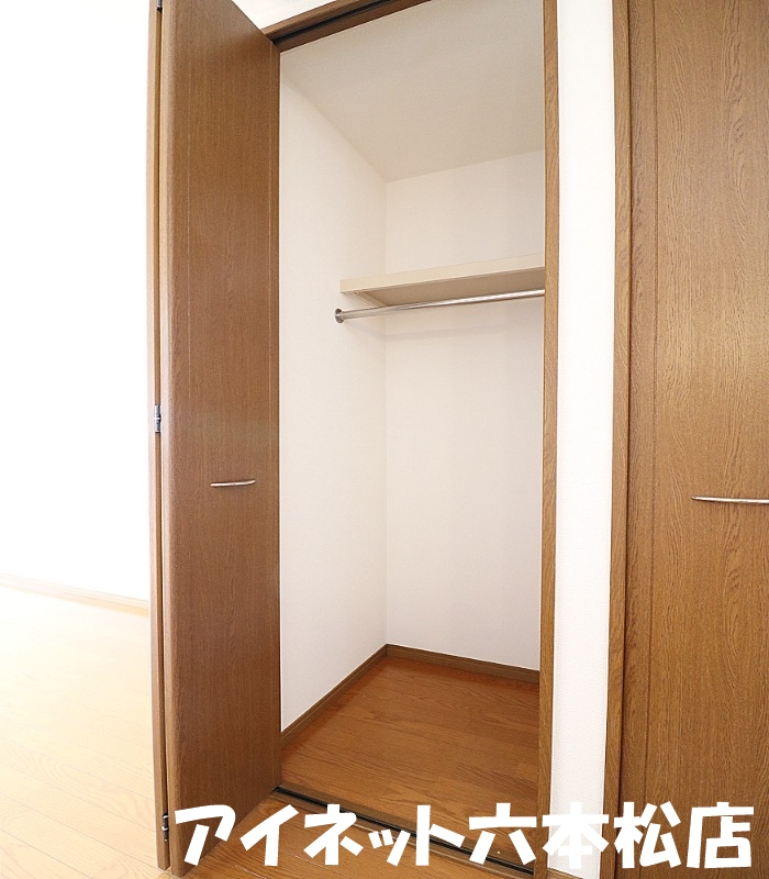 収納　お洋服がたくさん入ります。