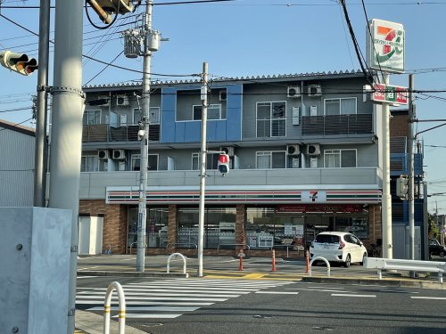 コンビニ　セブンイレブン 南吹田3丁目店（コンビニ）まで473m
