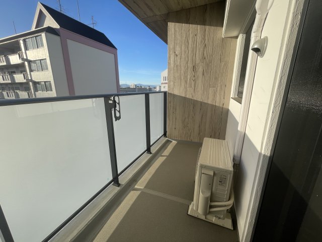 バルコニー　写真は、他部屋の同間取りとなっております。