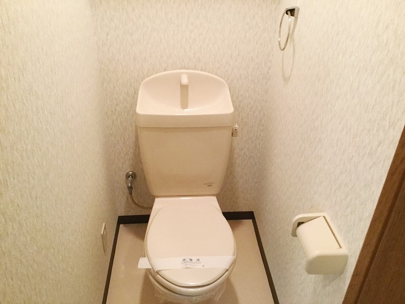 ＪＲ阪和線 鳳駅 徒歩7分 2階建 築21年のトイレ写真