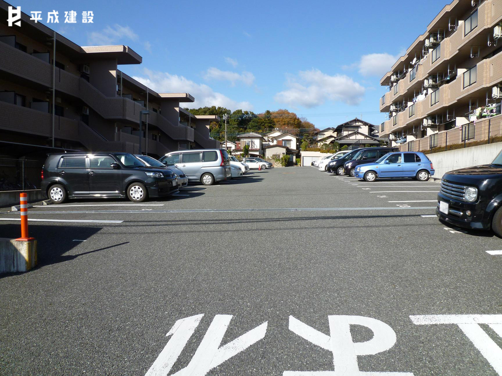 【グリーングラスSの駐車場】