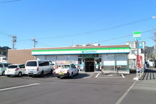 コンビニ　ファミリーマート 清水石川店（コンビニ）まで443m