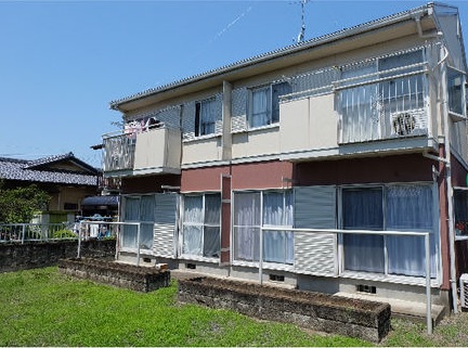 佐野市赤坂町のアパートの建物外観