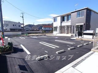 【広島市安佐北区三入のアパートの駐車場】