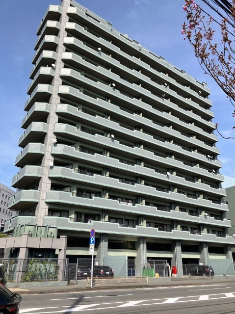 福岡市博多区千代のマンションの建物外観