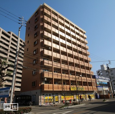 AXiS空港通の建物外観