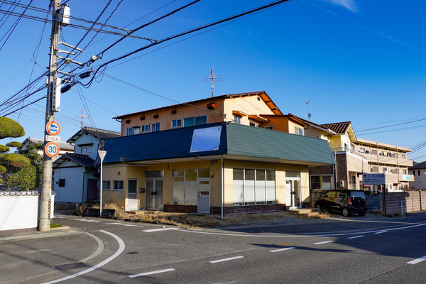 岡山市東区瀬戸町江尻のアパートの建物外観