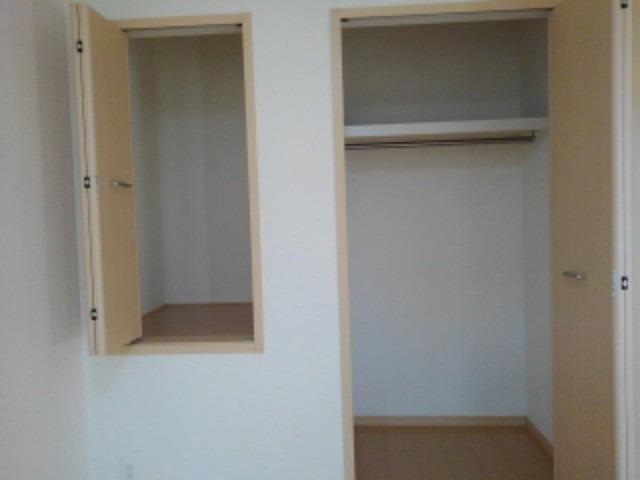 収納　各部屋に収納あります