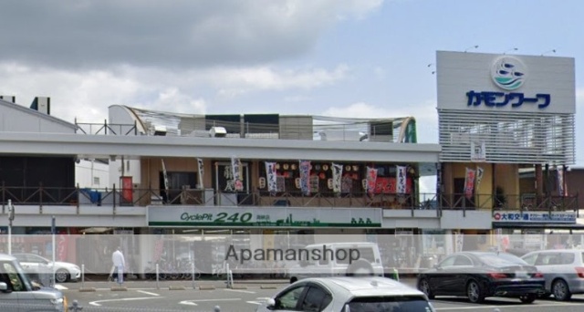 飲食店　カモンワーフ（飲食店）まで562m