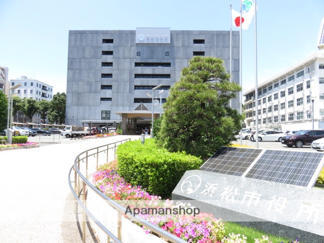 コンビニ　セブンイレブン（コンビニ）まで656m