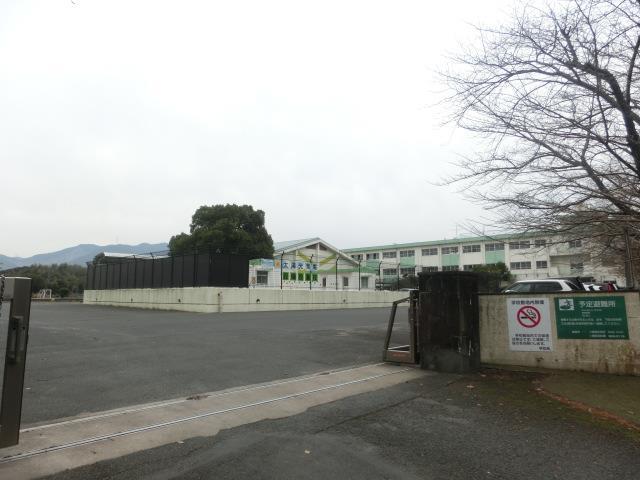 【Ａｌｂａ　ｔｒａｍｏｎｔｏ茶屋の原Iの小学校】