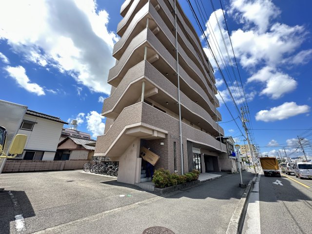 高知市塩田町のマンションの建物外観