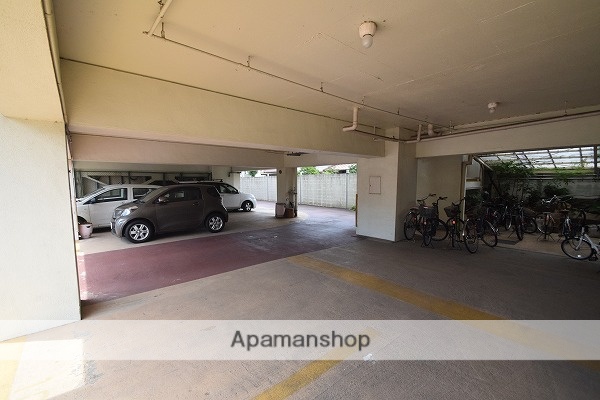 駐車場　エントランス