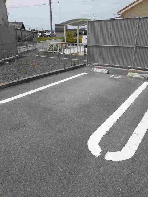 【瀬戸内市長船町土師のアパートの駐車場】