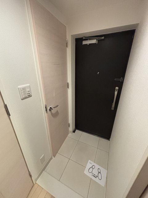 【西宮市南郷町のマンションの玄関】