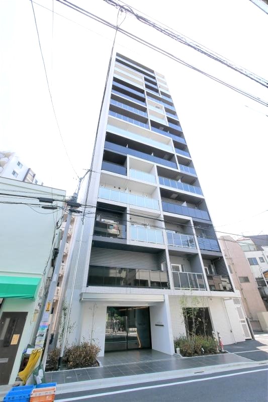 北区王子本町のマンションの建物外観