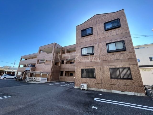 【一宮市木曽川町門間のマンションの駐車場】