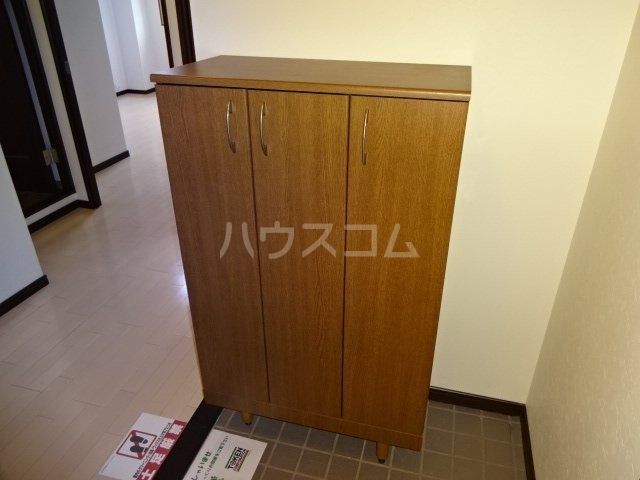 【一宮市木曽川町門間のマンションの玄関】