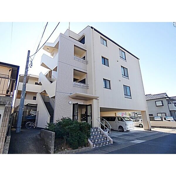 建物外観　外観:前面道路より